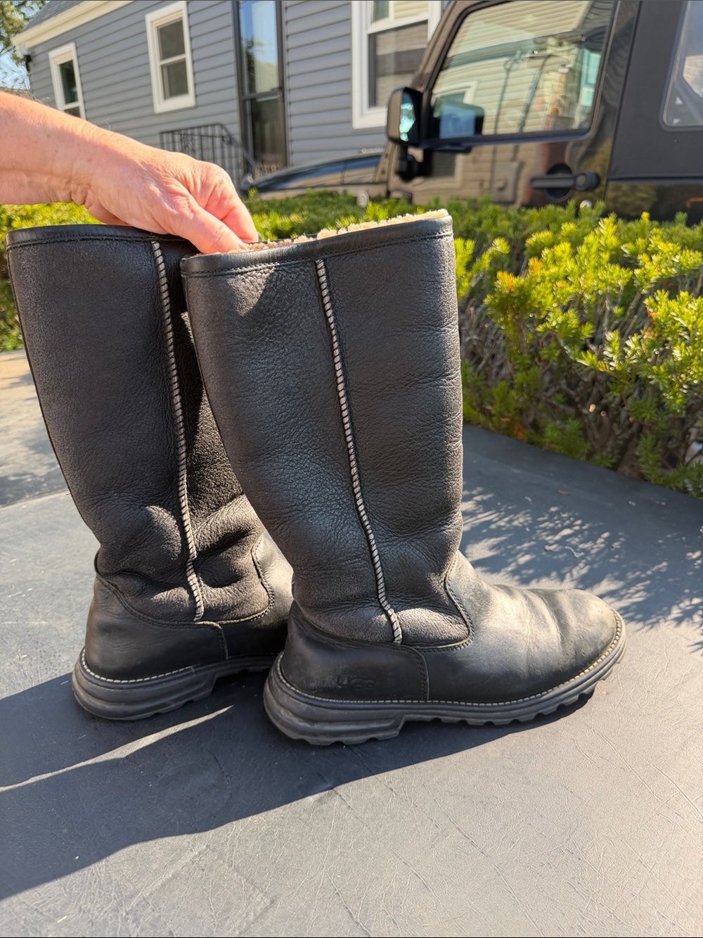 UGG Black Snow / winter boots